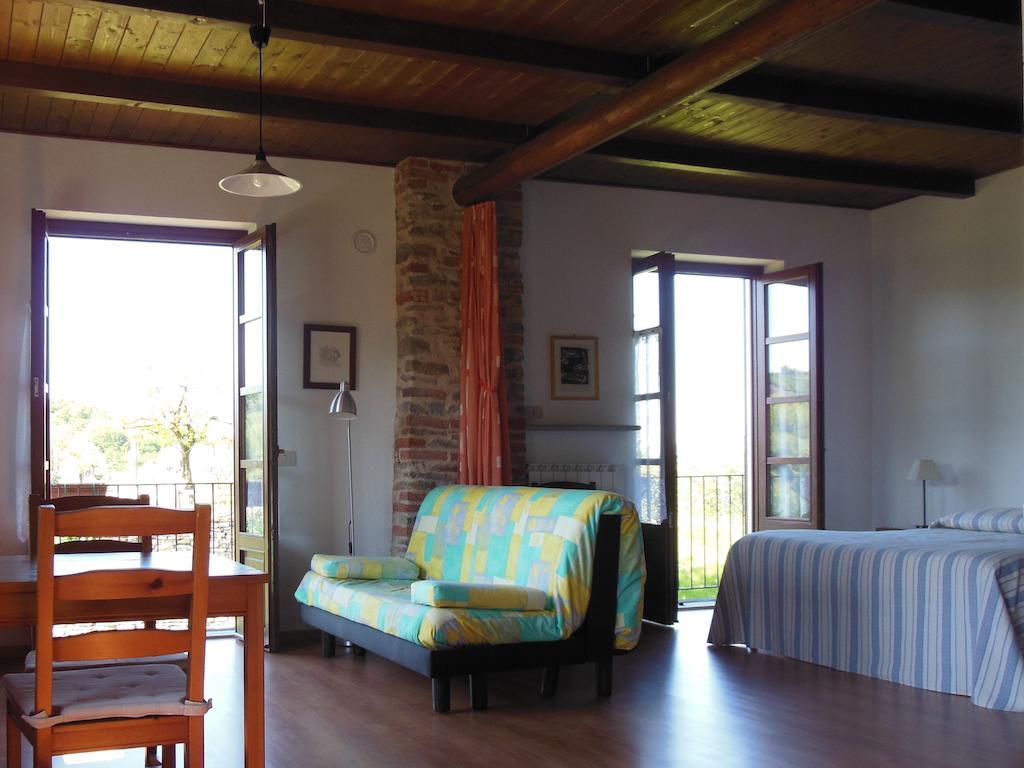 Agriturismo Affittacamere Barbarossa Доляни Стая снимка