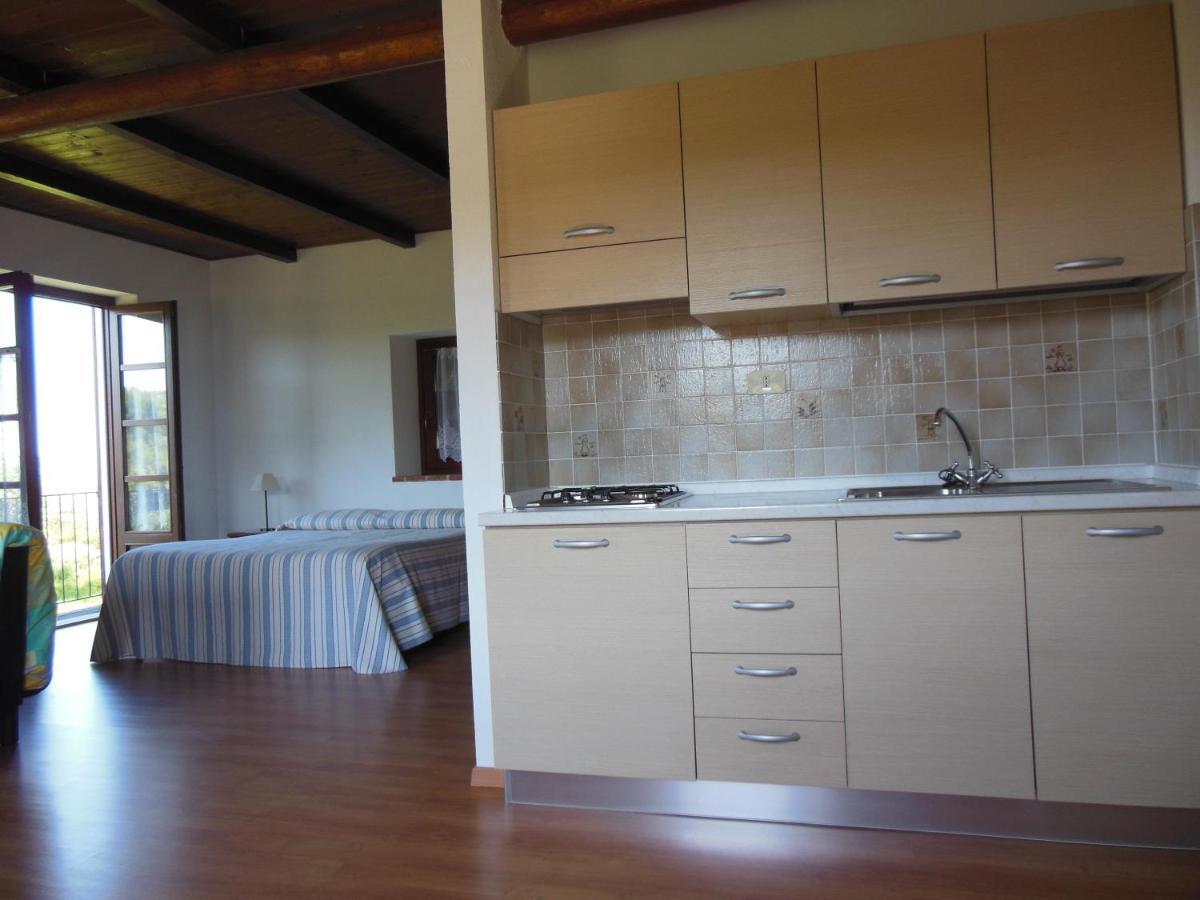Agriturismo Affittacamere Barbarossa Доляни Стая снимка